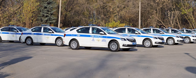 В Рязани состоялось торжественное вручение ключей от новых патрульных автомобилей сотрудникам Госавтоинспекции 