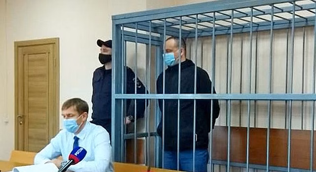 В Хабаровске начался суд над сбившем отца с сыном водителем