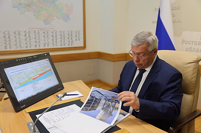 Губернатор Дона поручил уточнить до середины сентября план переноса Ростовского порта на левобережье