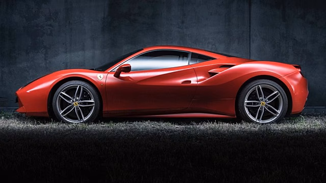 Сотрудникам Ferrari не разрешено покупать новую Ferrari