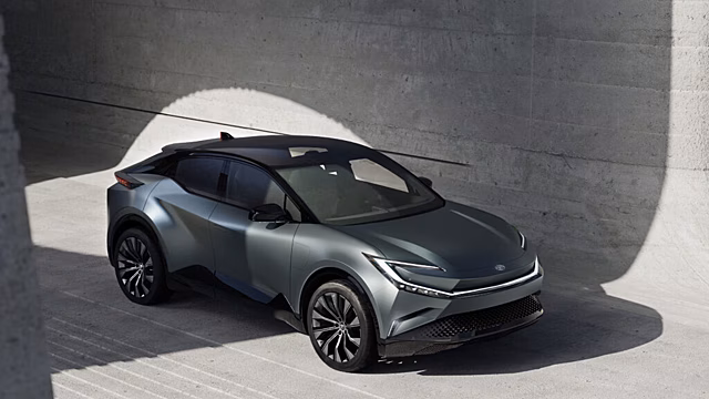 Компания Toyota показала электрическую замену кроссоверу RAV4 Toyota bZ в Европе