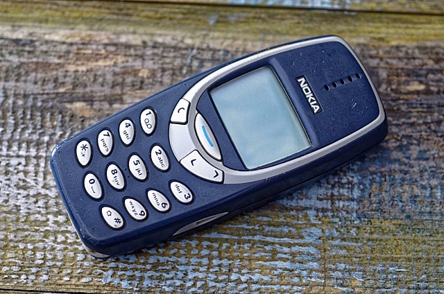 Автоугонщики похищают машины с помощью Nokia 3310