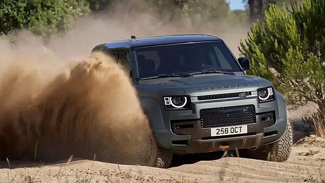 Land Cruiser 300 или Defender: кто быстрее теряет в цене