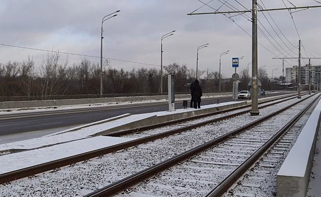 В Курске открыли трамвайные остановки «Кировский мост» после ремонта
