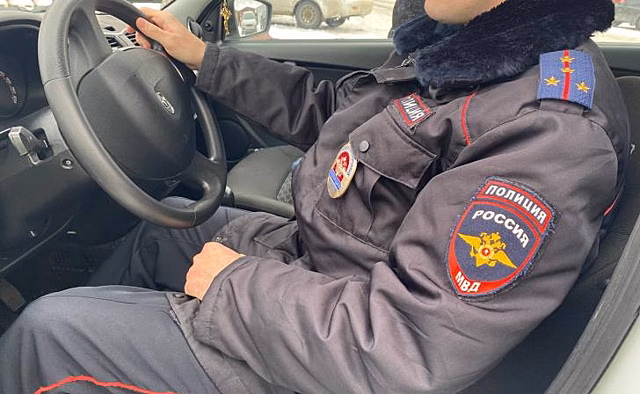 В Курской области пьяный водитель пытался скрыться от полиции и свалился в кювет