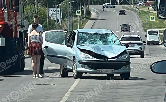 В Курске на ул.Союзная автомобилист сбил двух пешеходов