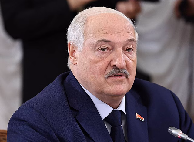 Александр Лукашенко обязал создать белорусский автомобиль