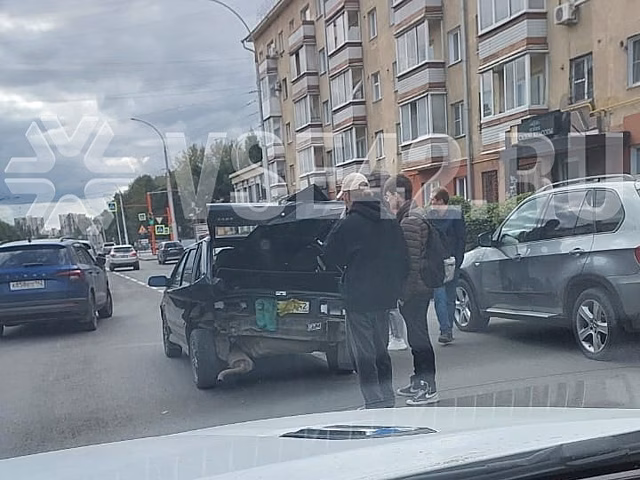 ДТП произошло рядом с Политехом в Кемерове