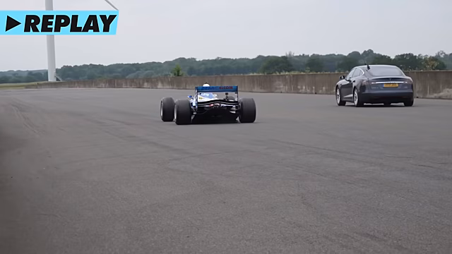 Tesla Model S и Formula-1 соревнуются в драг-рейсинге, кто быстрее?
