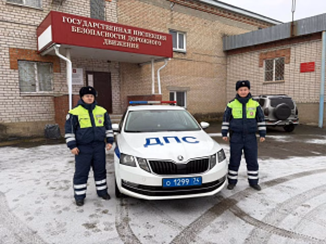 Сотрудники Госавтоинспекции Челябинской области оперативно доставили в больницу пожилого мужчину с острым приступом