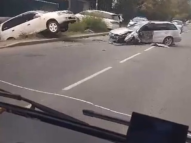 Жёсткое ДТП произошло на улице Карла Маркса