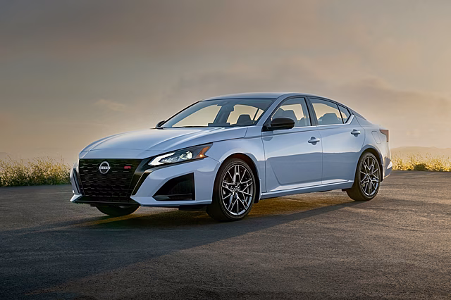 Американская Nissan Altima отдалилась от китайской после рестайлинга