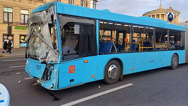 Устроившего ДТП в Петербурге водителя автобуса задержали