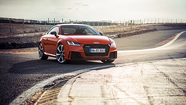 Audi назвала рублевые цены «заряженного» купе TT RS
