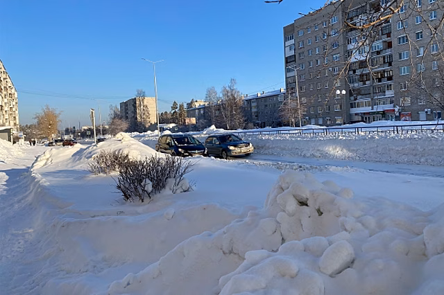 В мэрии объяснили, куда челябинцам жаловаться на плохую уборку дорог