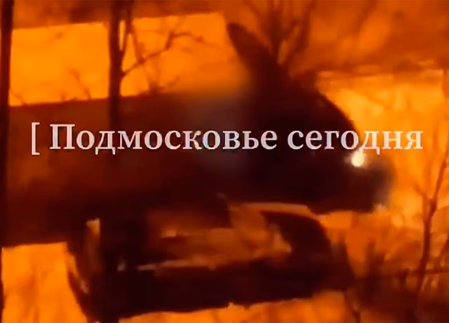 В Подмосковье открытая дверь грузовика поцарапала десятки автомобилей
