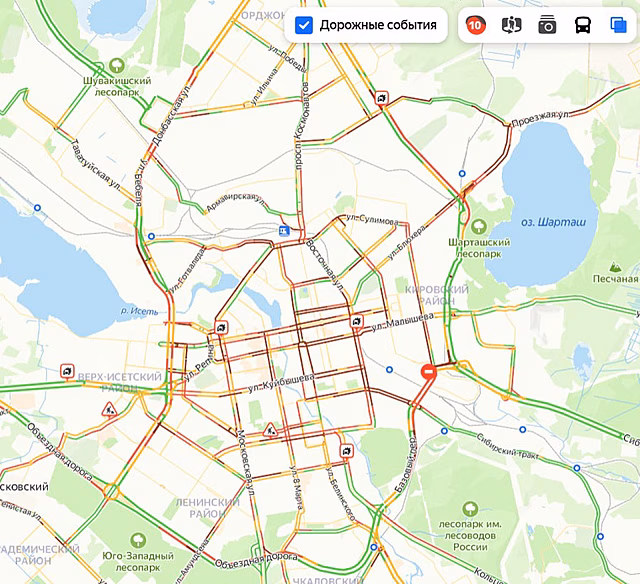 Екатеринбург застрял в десятибалльных пробках