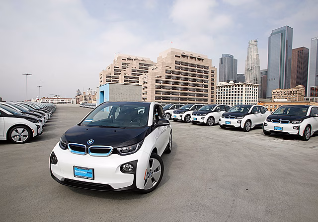 Полиция США закупила электрокары BMW на 10 миллионов долларов. Но не ездит на них