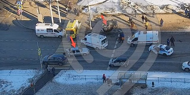 Автомобиль опрокинулся после ДТП в Москве