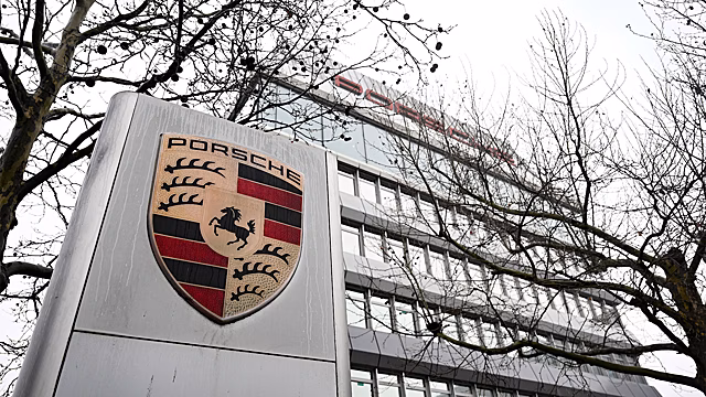 Porsche разработала краску автомобиля, мгновенно меняющую цвет