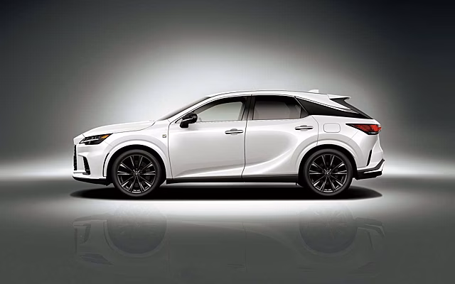 Самый популярный кроссовер Lexus масштабно обновился: подробности