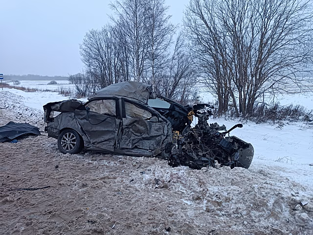 Водитель погиб во время аварии с фурой на костромской трассе