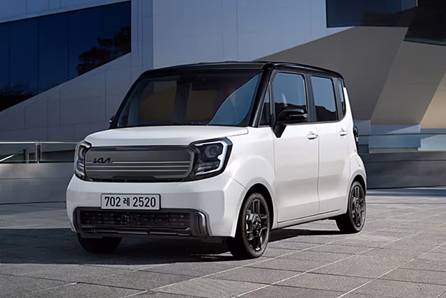 В Россию по каналам параллельного импорта начали завозить микровэн Kia Ray