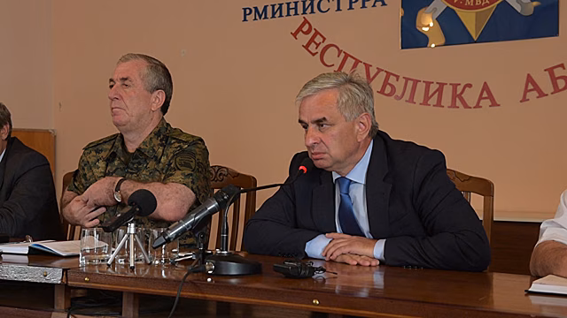 Хаджимба рассказал, за что нужно уволить сотрудников ГАИ, написавших рапорты