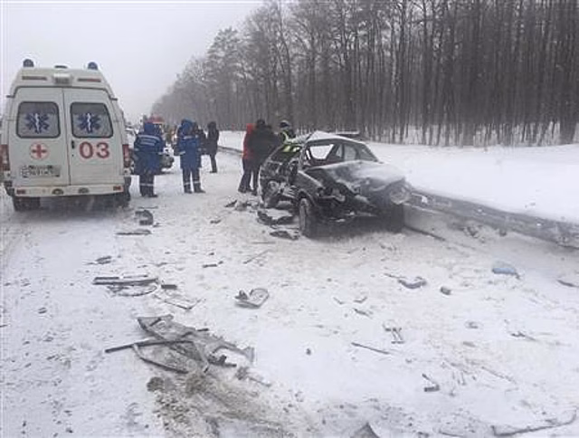 Массовое ДТП на трассе М-5 между Самарой и Тольятти осложнило движение транспорта