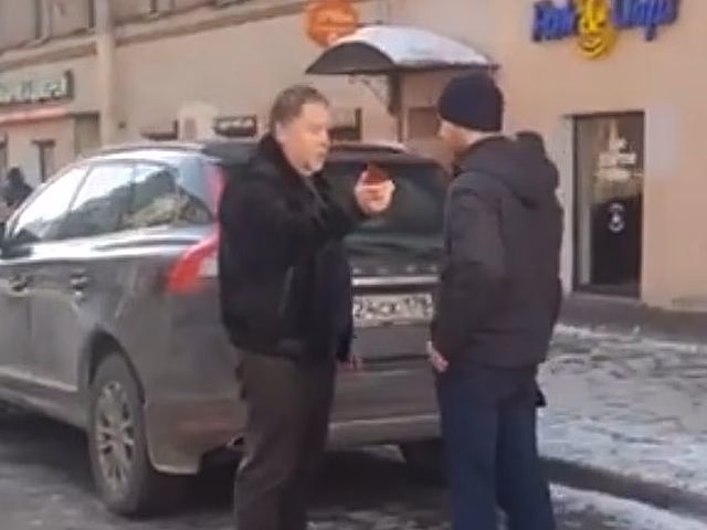 Обещавшего сгноить пешеходов «прокурора» заставили извиниться на камеру