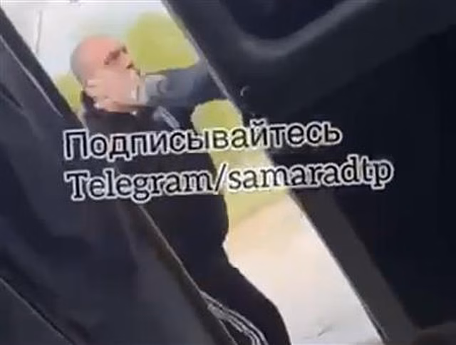 В Самаре водитель маршрутки избил пассажира