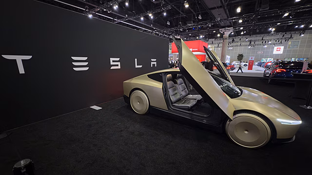 Tesla CyberCab управляется с помощью джойстика от Xbox