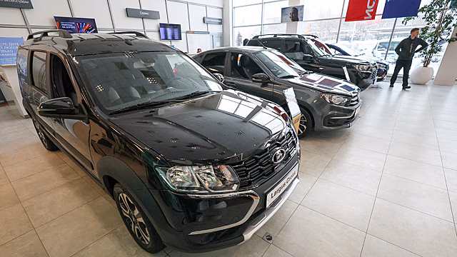 В российских автосалонах стало меньше китайских машин