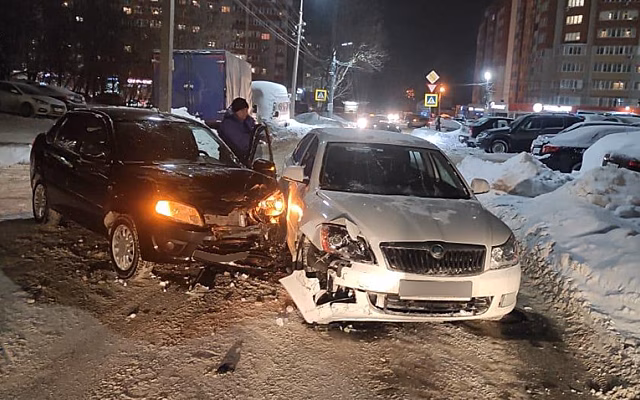 В Рязани пьяный водитель на «Ладе» врезался в Skoda