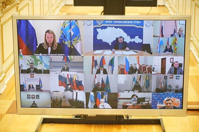 В связи с неблагоприятными погодными явлениями в Самарской области усилена работа профильных служб