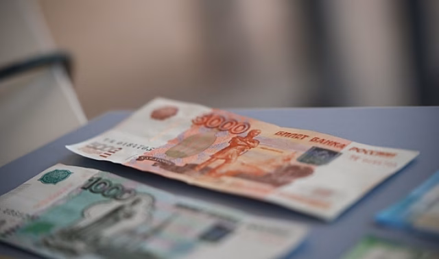 Волгоградец лишился 1,6 млн рублей, пытаясь купить автомобиль через знакомого
