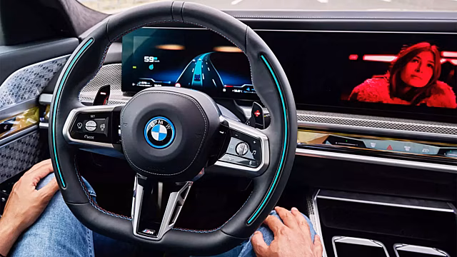 BMW отказалась от дорогого автопилота 3 уровня в новой «семерке»