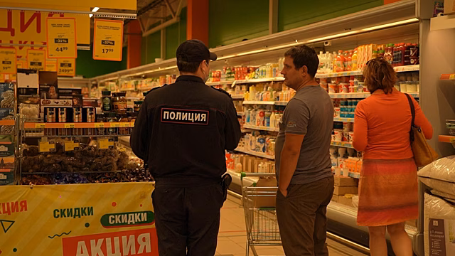В Вологде усилили работу мобильных бригад по контролю соблюдения масочного режима