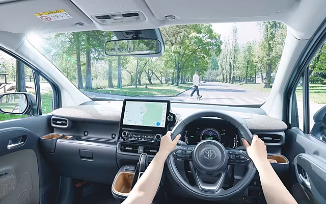 Полный привод и огромный салон — в РФ начали продавать надежную семейную Toyota