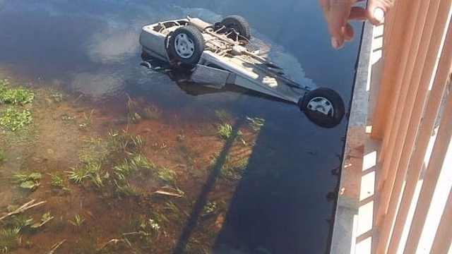 Четыре человека погибли в упавшем с обрыва автомобиле в Новосибирской области