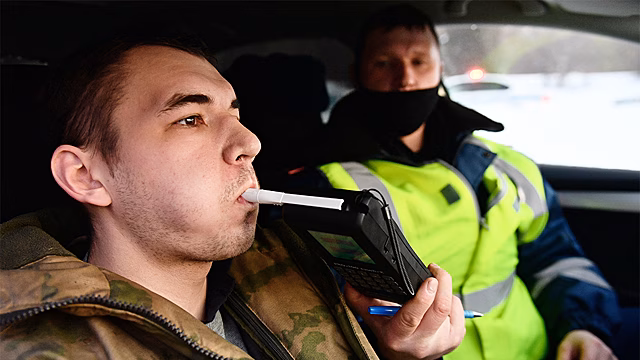 Суд обязал взыскивать с осужденных за пьянство водителей полную стоимость машины