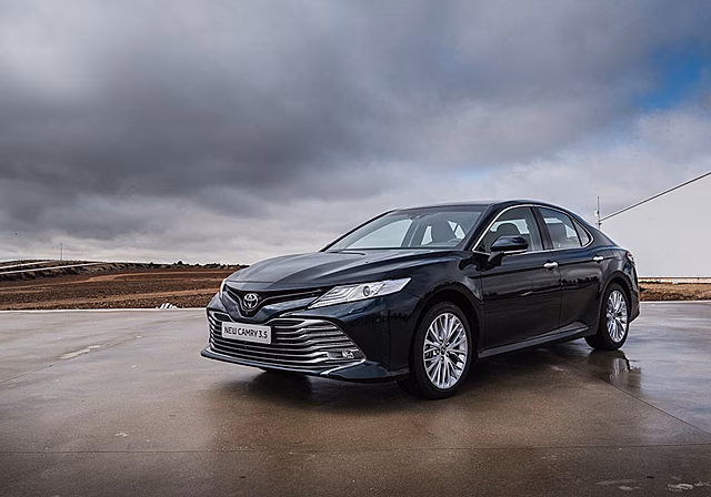 Объявлены рублевые цены на Camry нового поколения