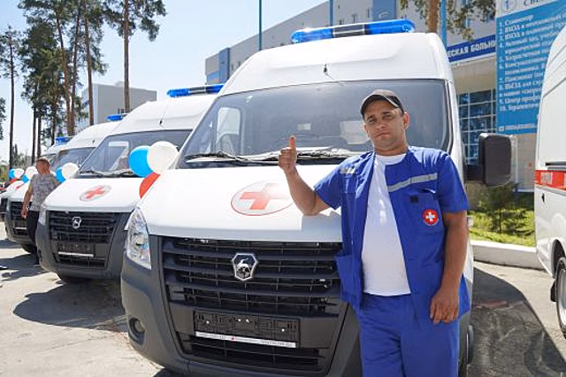 Свердловские больницы получили 20 новых специализированных автомобилей для службы скорой медицинской помощи