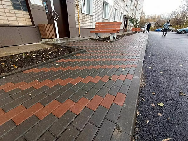 В Нововятске отремонтировали два двора