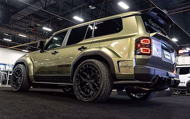 Liberty Walk и Alpharex показали обвес для Toyota Land Cruiser 250
