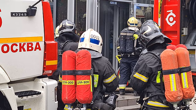 Грузовой автомобиль сгорел в центре Москвы
