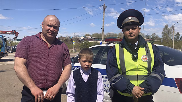 В Иркутске автоинспектор помог экстренно доставить в больницу ребёнка с открытой раной