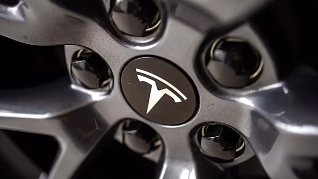 Tesla начала прием заказов на обновленную Tesla Model 3