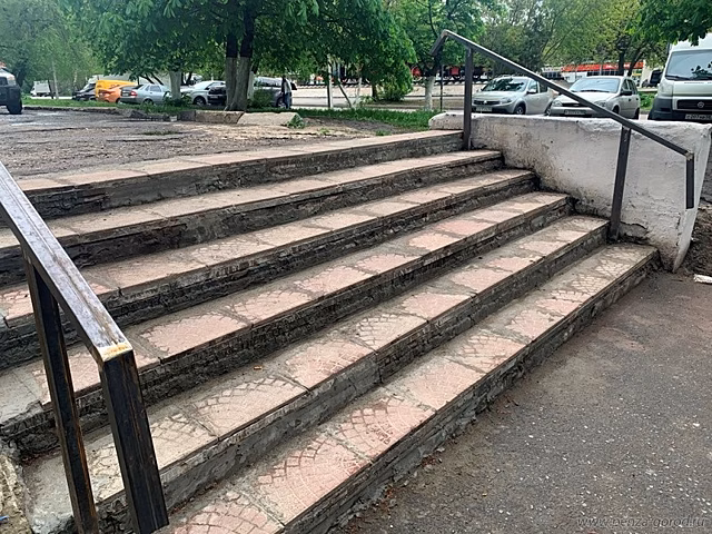 В Пензе на ул. Луначарского отремонтирован лестничный марш