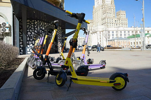 В Петербурге предложили разделить электросамокаты на целевые категории